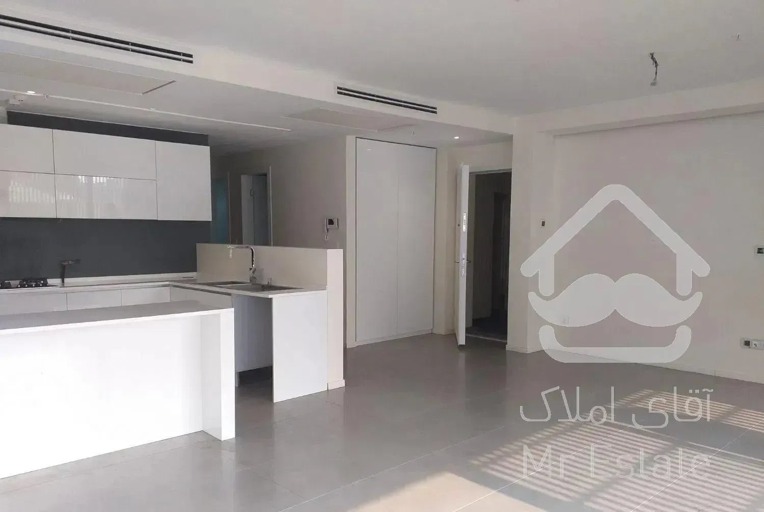 آپارتمان ۱۵۰ متری ( ۳ خواب / فول امکانات ) جلفا