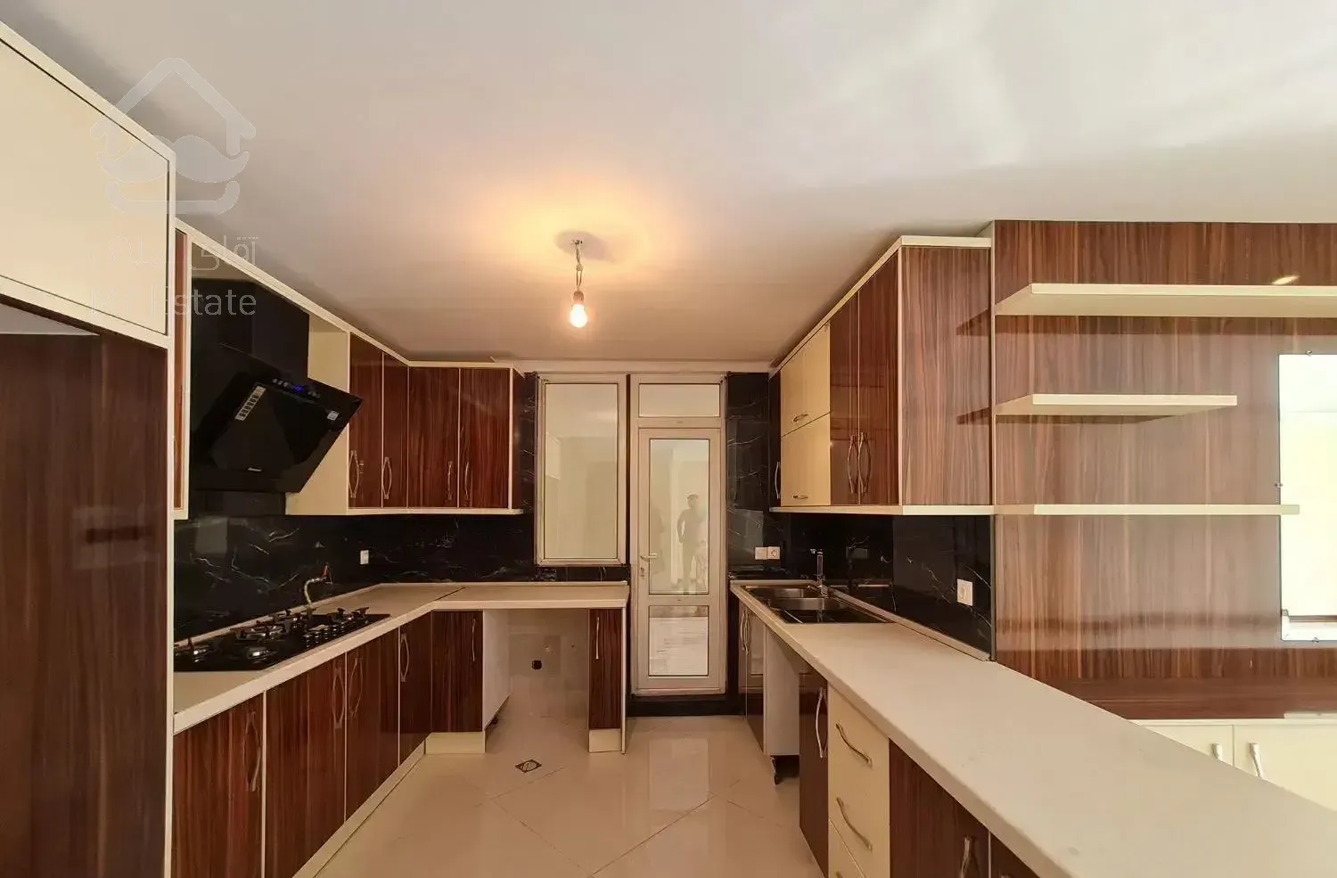 پارک قیطریه، ۱۶۰ متر، ۳ خواب نور جنوب