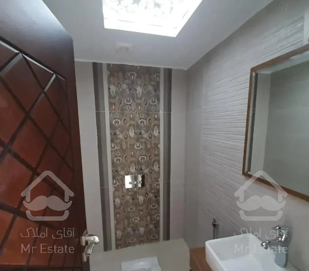 ۶۰۰ متر موقعیت اداری شیک نوساز دربست شهرک راه آهن