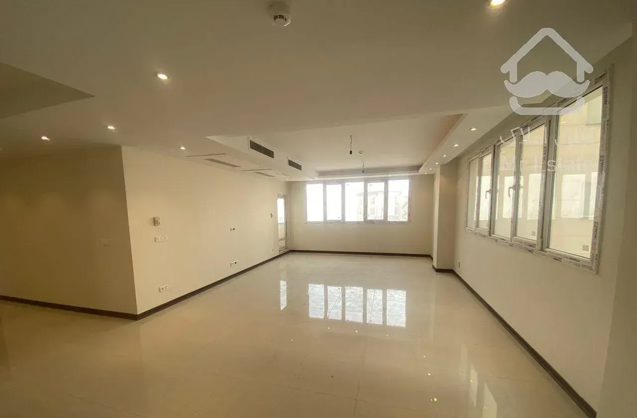 تجریش/١٣٠متر /کلید نخورده