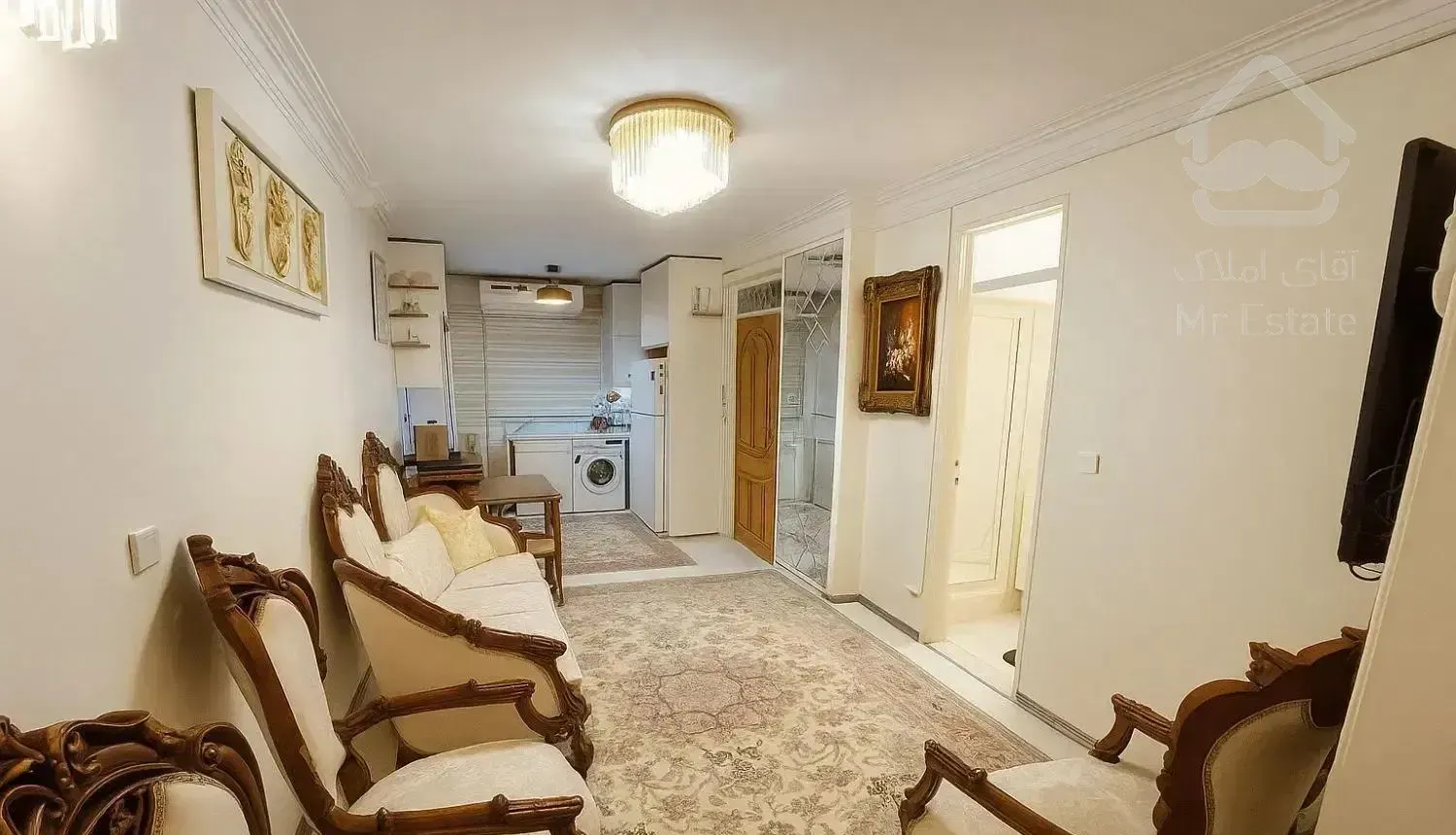 ۵۸ متری با پارکینگ و انباری و بالکن