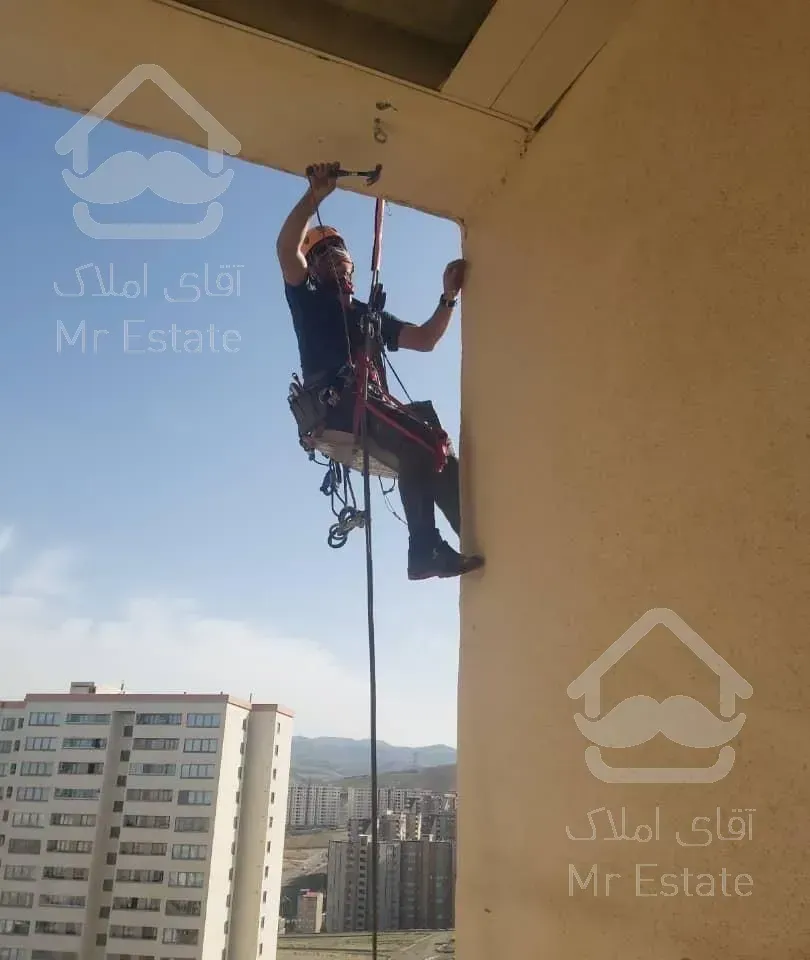 خدمات کار در ارتفاع    بدون داربست و بالابر