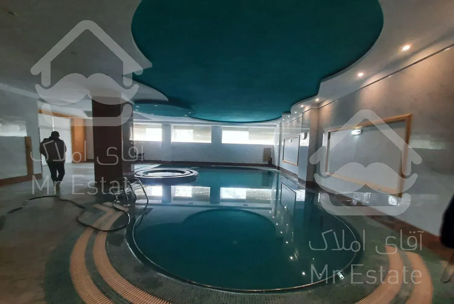 فروش ۱۷۵ متر آپارتمان در برج برند زعفرانیه