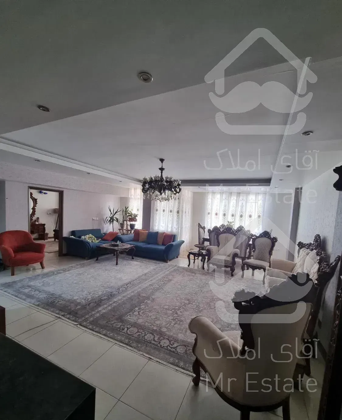 آپارتمان ۱۳۰ متری ۳ خوابه  و شیک