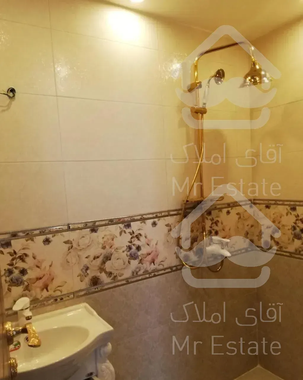 آپارتمان ۱۳۶ متری/تک واحدی/کاشانی-اباذر