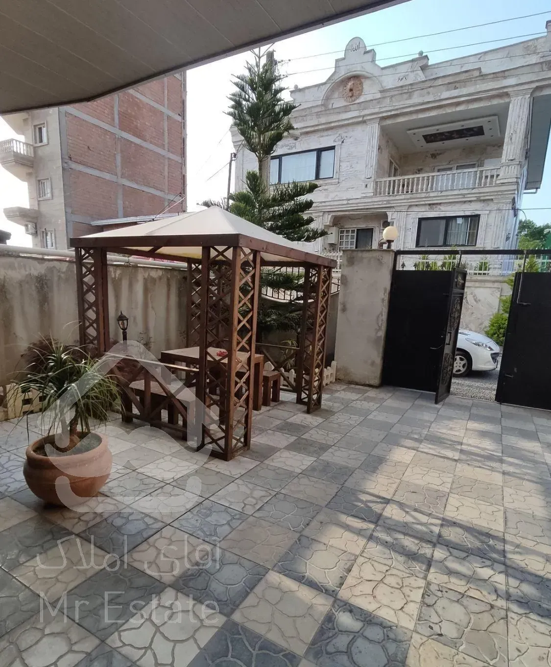 اجاره واحد آپارتمانی ۱۰۰ متری نور