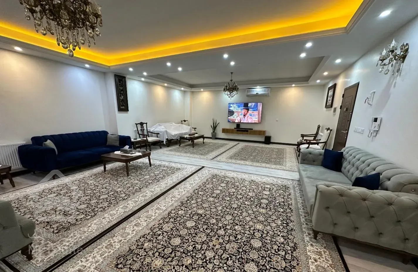 آپارتمان ۱۴۵ متری ۳ خواب تک واحدی طبقه آخر