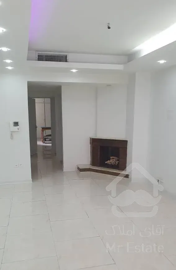 آپارتمان۹۷ متری مسکونی و (موقعیت اداری هم دارد)