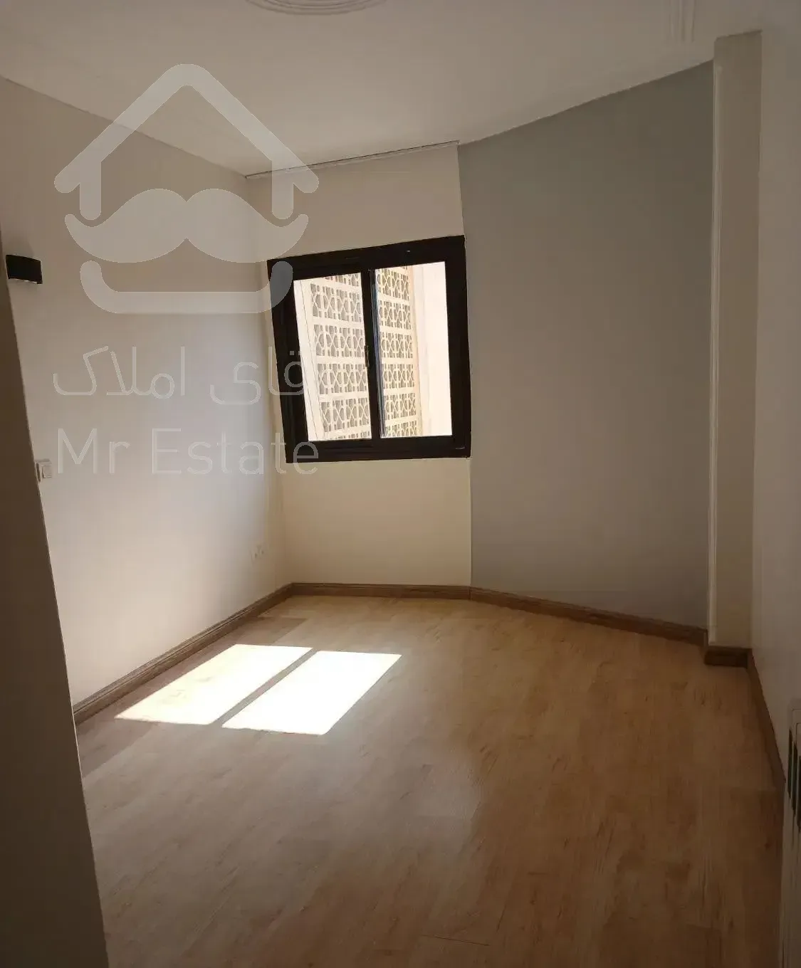 اندرزگو (۱۴۰متر ۳خواب)