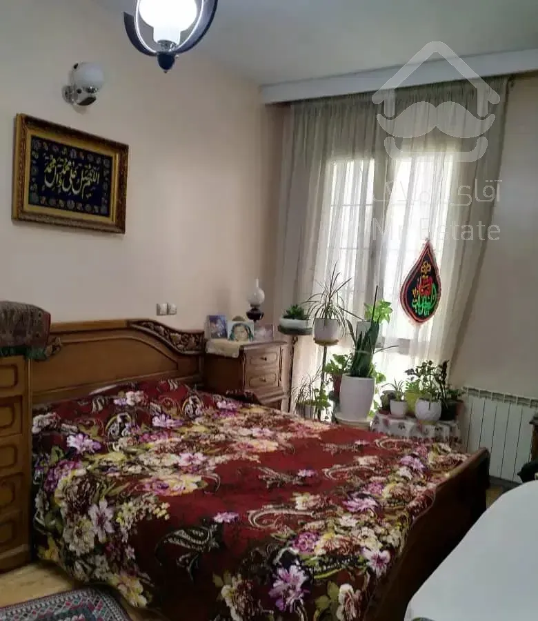 آپارتمان ۱۳۰ متری ۳ خواب / خیابانی  دنج