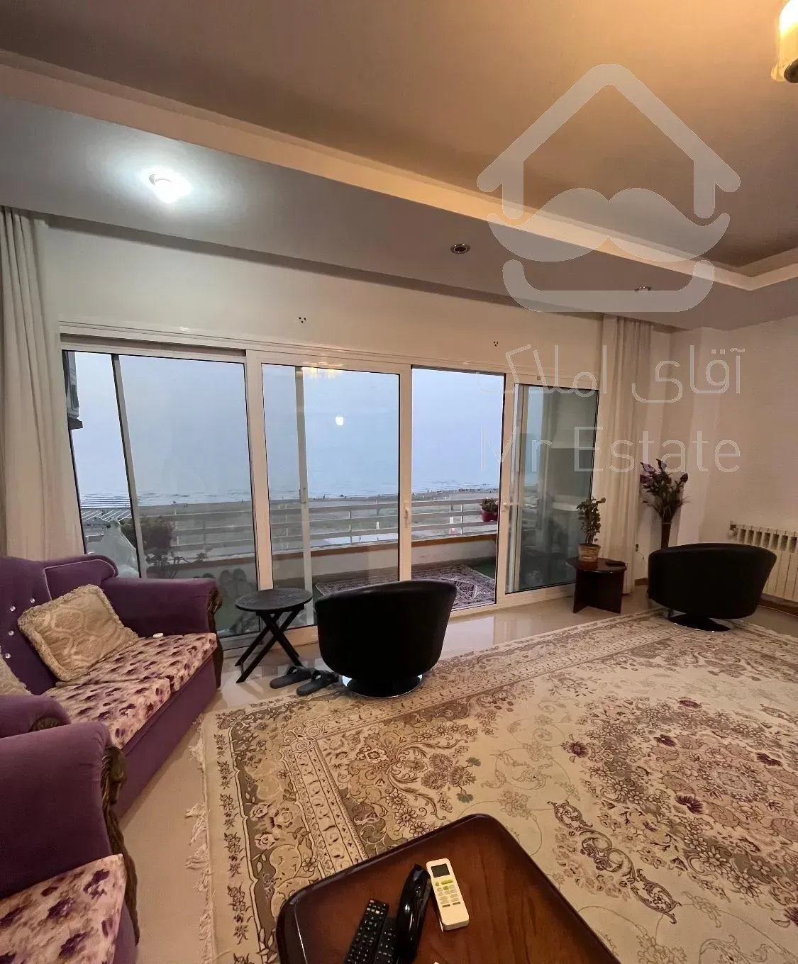 واحد ساحلی خط یک دریا مبله