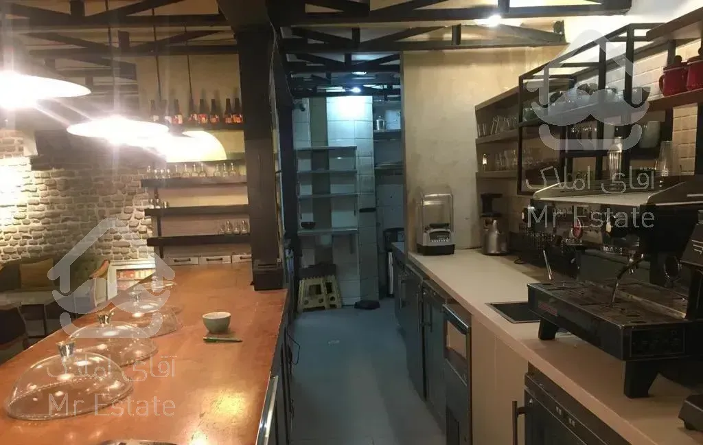 ۷۰ متر کف ۵۴ متر بالکن مناسب کافی شاپ