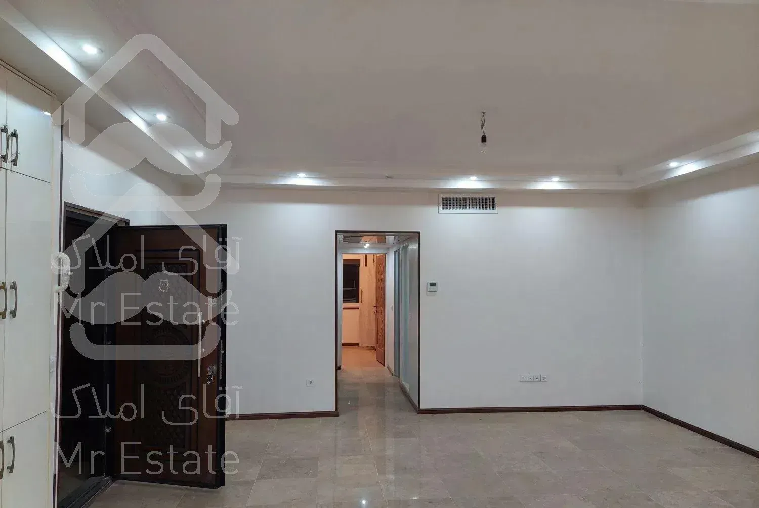 ۱۱۱مترشمال بلوارکشاورزتکواحدی۳خواب مترکلیدنخورده