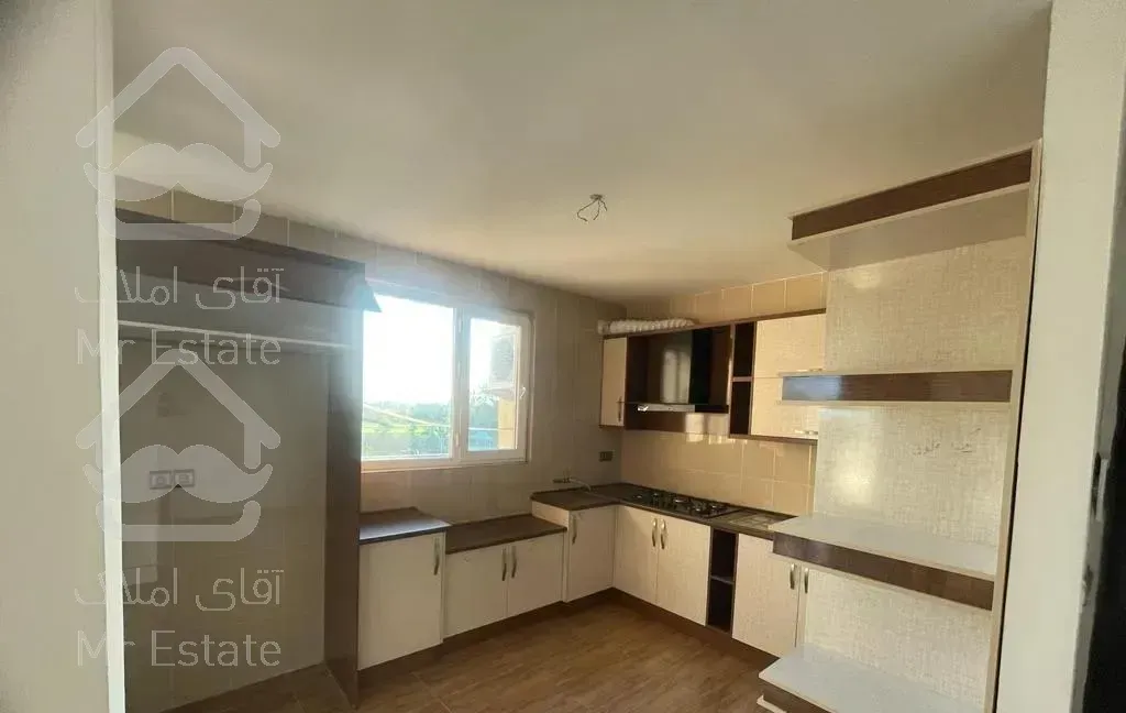 واحد همراه با اسانسور/بر جاده/135 متر