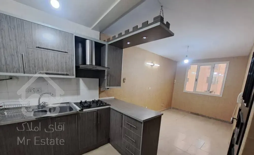 آپارتمان ۳۰ متری / پارکینگ دار