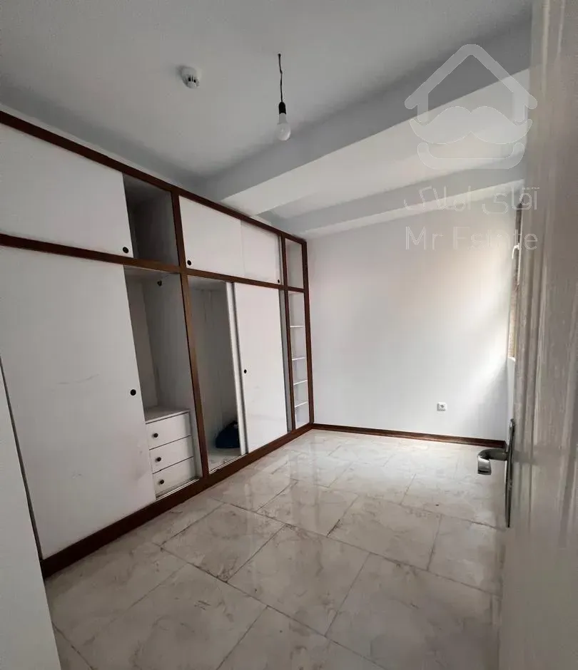 **املاک مهندسان**فروش واحد ۱۱۷ متری سه خواب