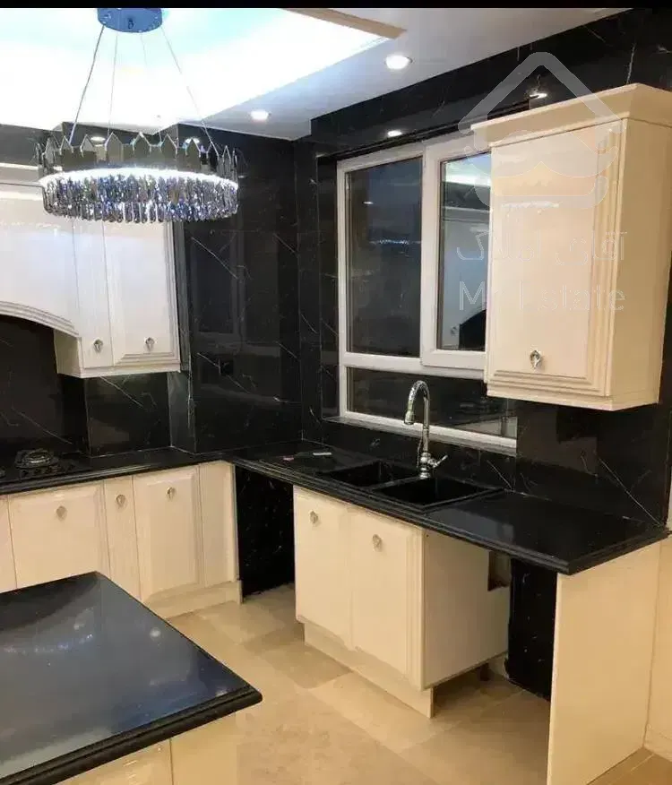 ۱۱۰متر * دوخواب * روبه افتاب،نوساز * شهران جنوبی