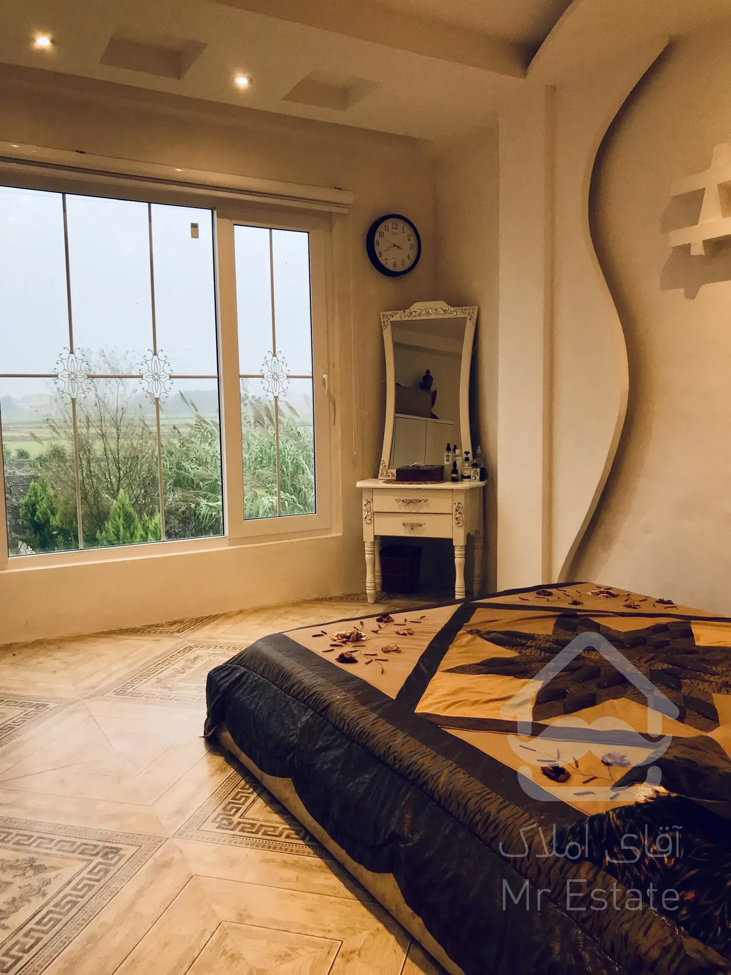 ویلا جنگلی۱۰۰ متری همراه ۵۰۰متر زمین