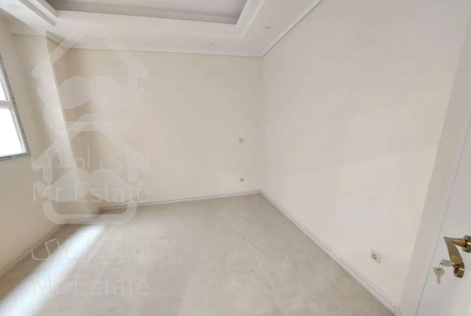 آپارتمان قلهک ۸۰متر(مشاعات )