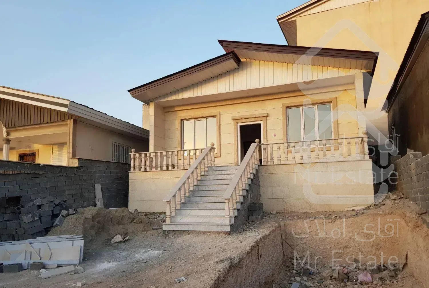 ویلا ۳۰۰متر زمین ۱۰۰متر بنا دماوند