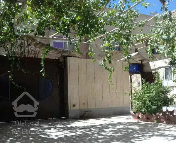 اپارتمانی 120 متر  همکف کامل پارکینگ