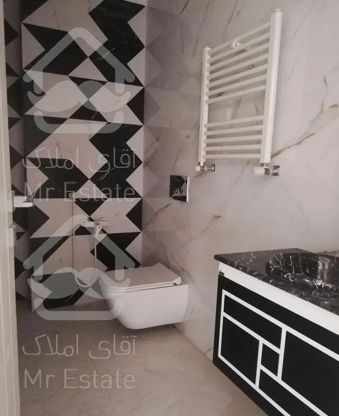 ظفر 120متر نوساز کلید نخورده (دیپلمات نشین)