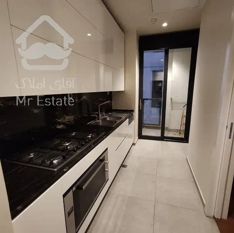 ۳۳۰ و ۳۴۰ متری برج باغ فرشته