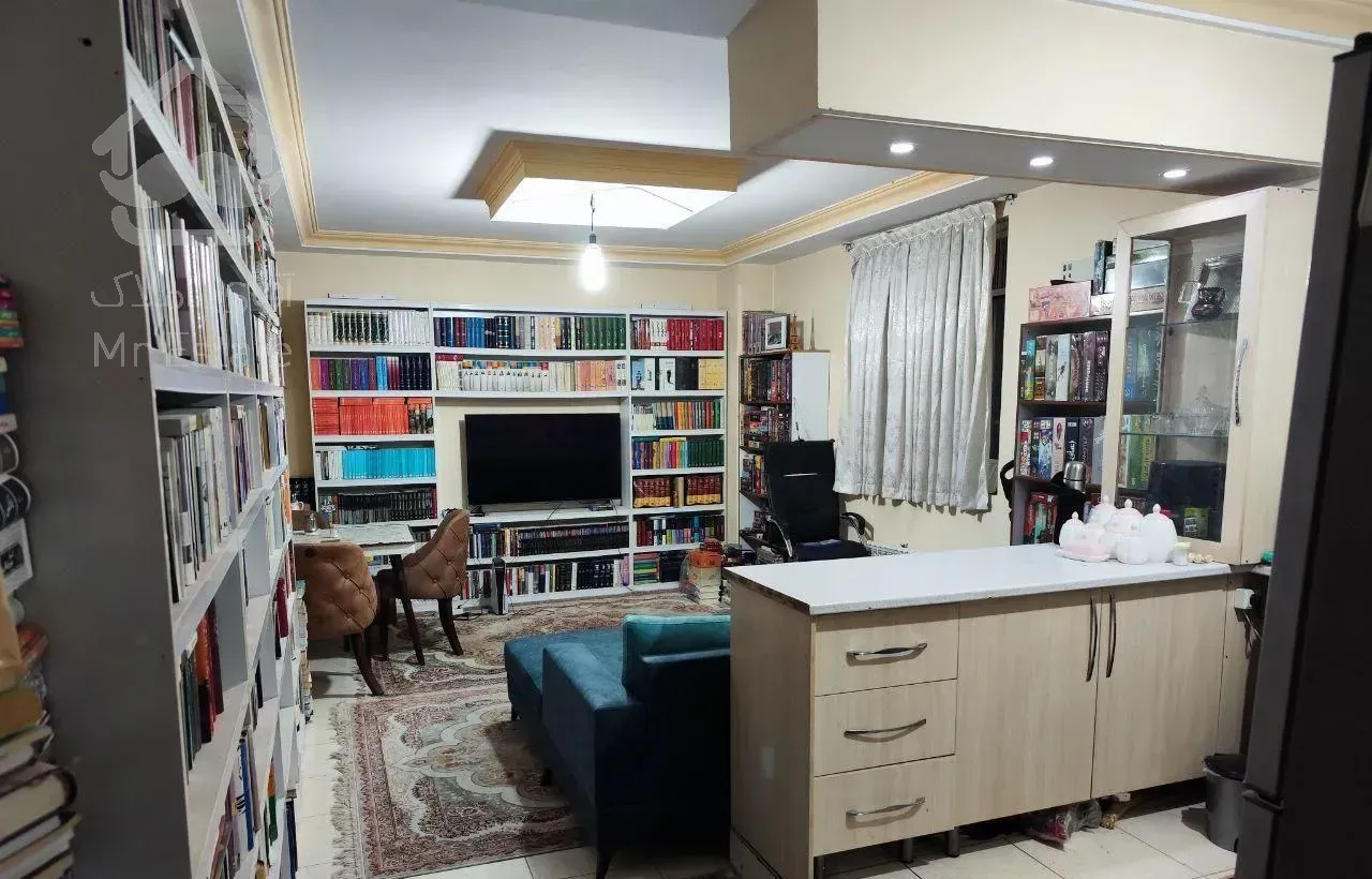 ۵۷ متر + سی و دو متر حیاط خلوت