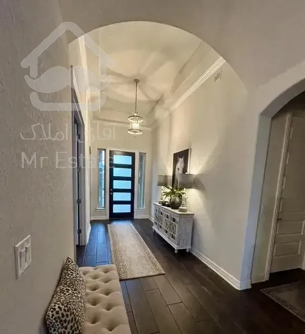 ۹۰متر*نزدیک به مراکز خرید*