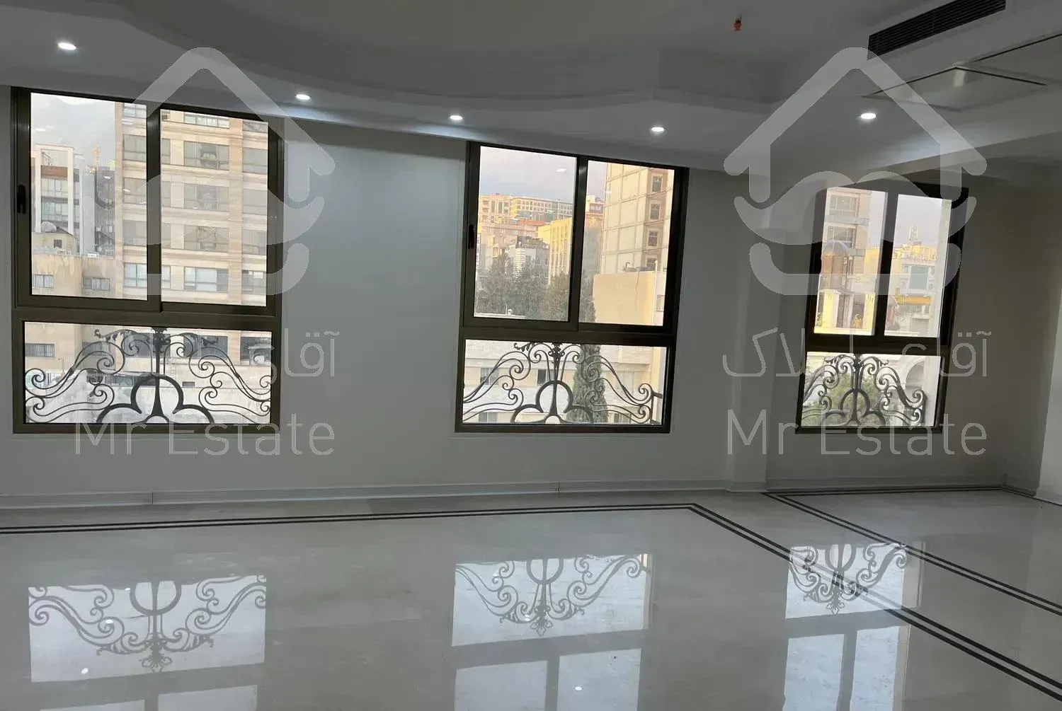 ٣٠٠متر٤ خوابه /ویو ابدی بدون مشرف/فول امکانات