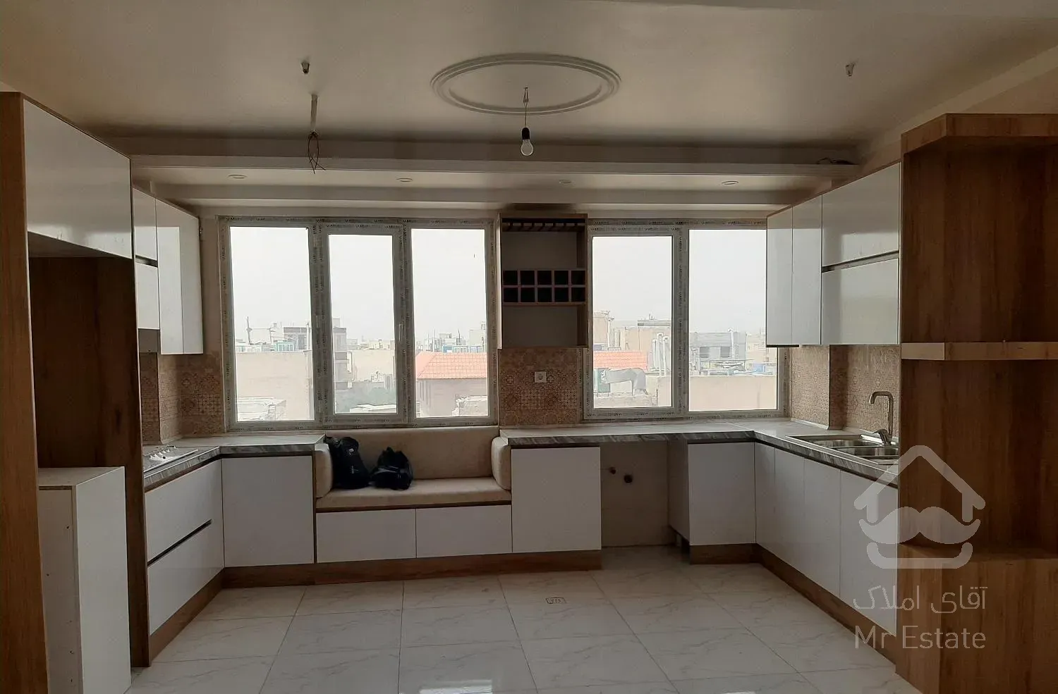 رهن واحد130 متری نوساز کلیدنخورده ویو ابدی