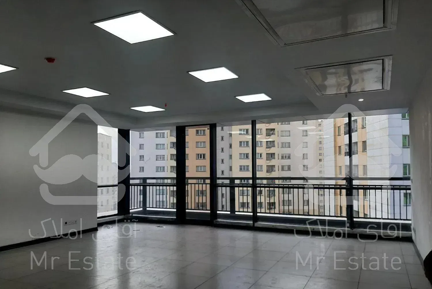 ۷۵ متر سند اداری مجتمع  و برند دریاچه چیتگر