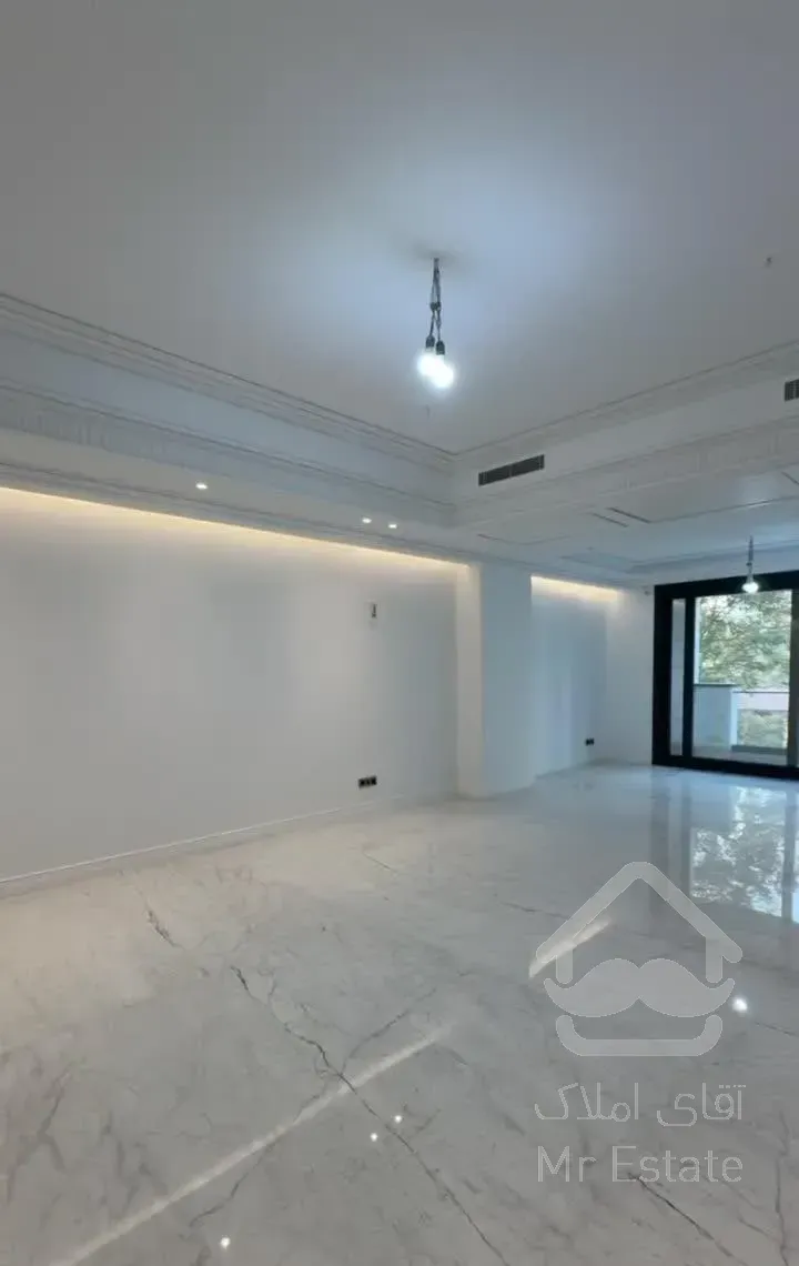 زعفرانیه / ۲۱۰ متر نوساز کلید نخورده