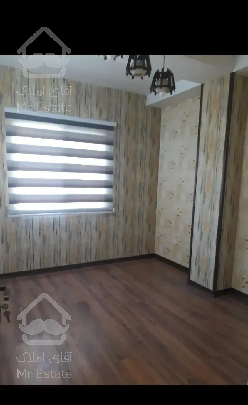 آپارتمان ۱۱۱ متری شیک و تمیز رهن مهرشهر فاز ۳