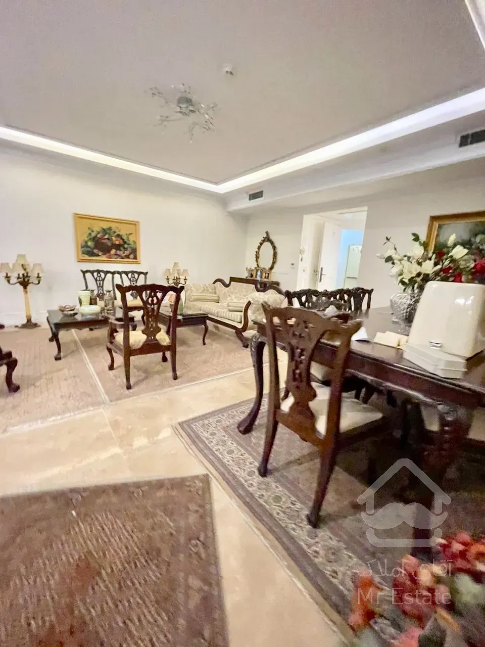 ۳ خواب / ۱۰۰ متر حیاط اختصاصی گاردن/ فول نیاوران