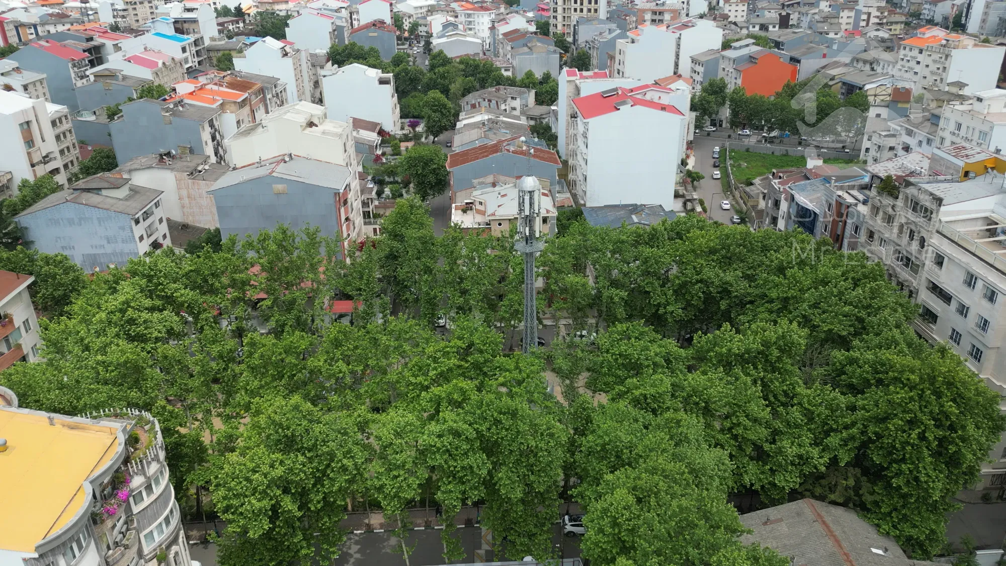 فروش زمین منطقه یک 2100 متر 3 بر مناسب برج سازی گلسار رشت