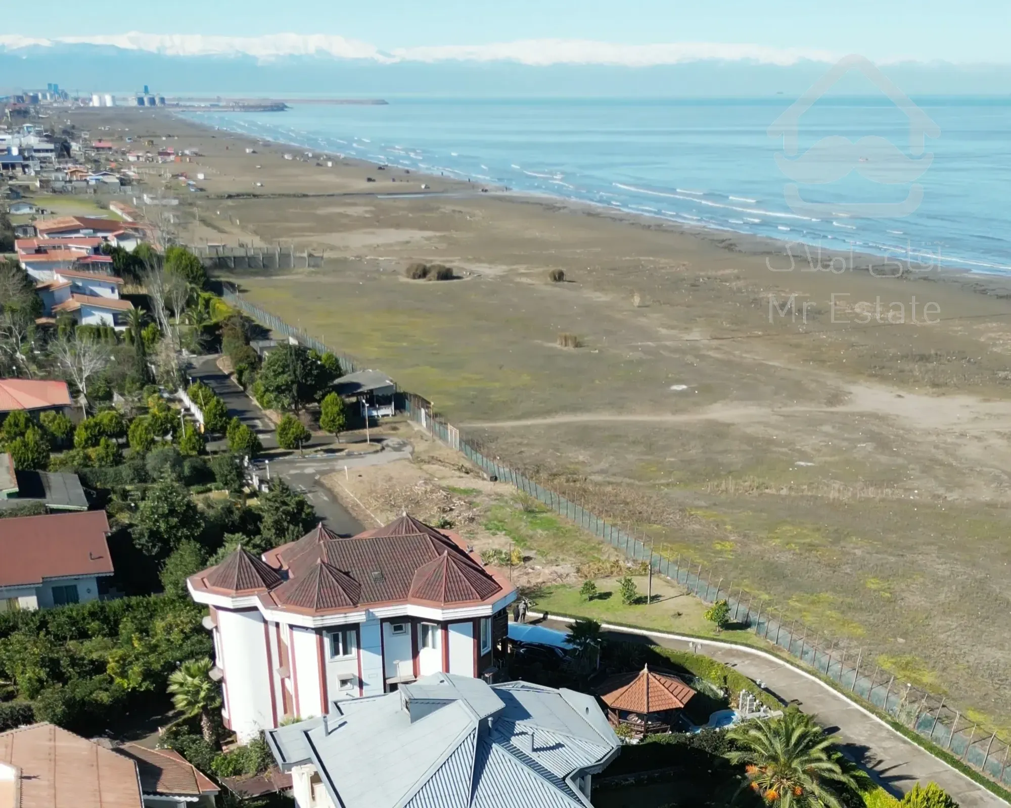 فروش ویلای خط اول ساحل تریپلکس بندرانزلی