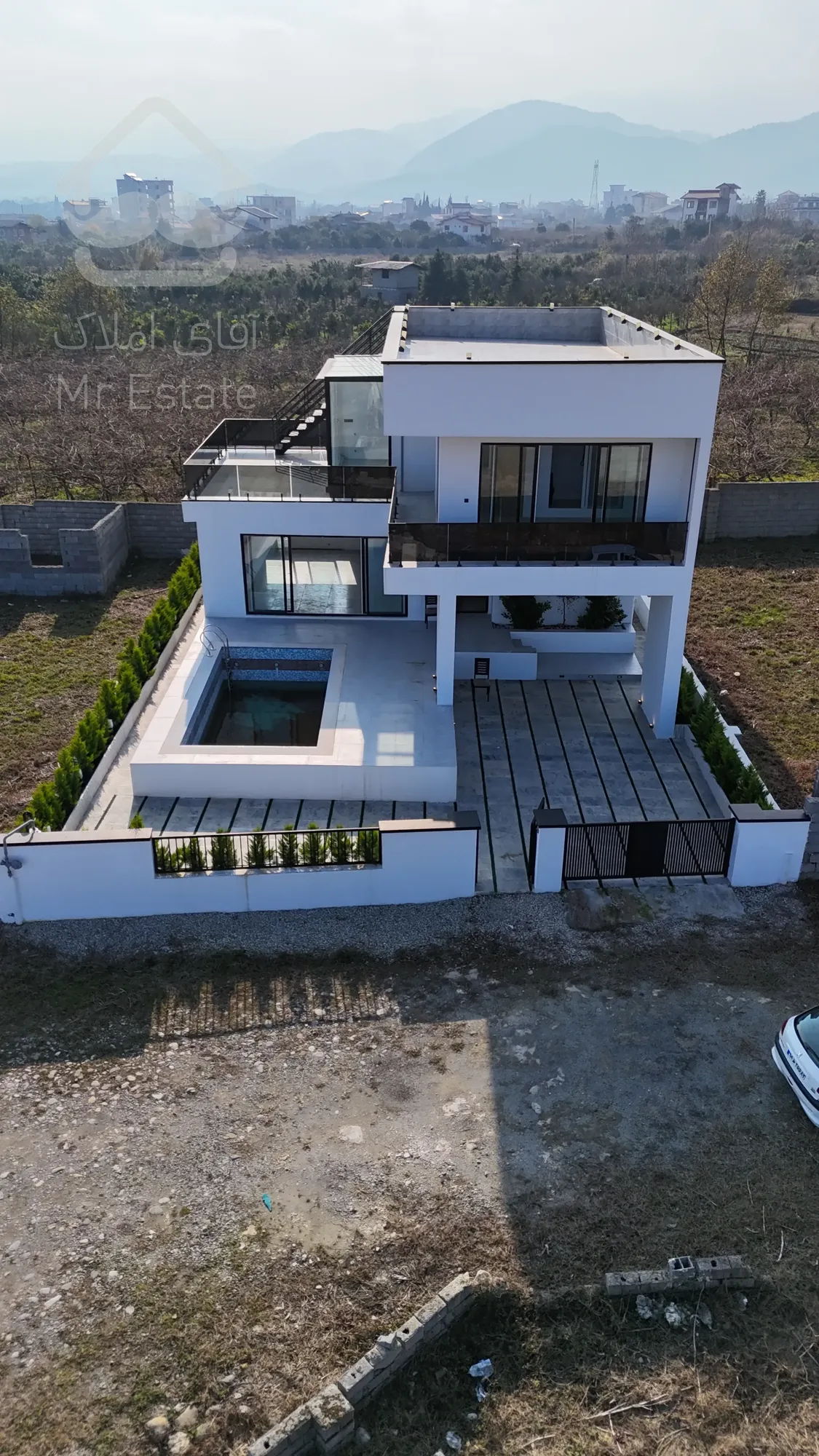 فروش ویلا لوکس استخردار شهرکی اختصاصی