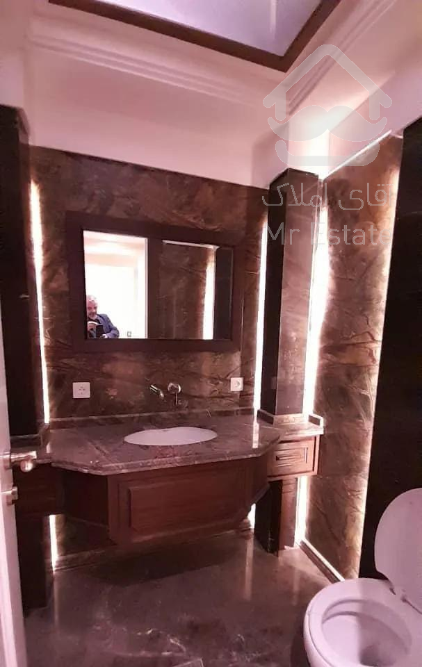 نیاوران برج باغ۳۰۵متر