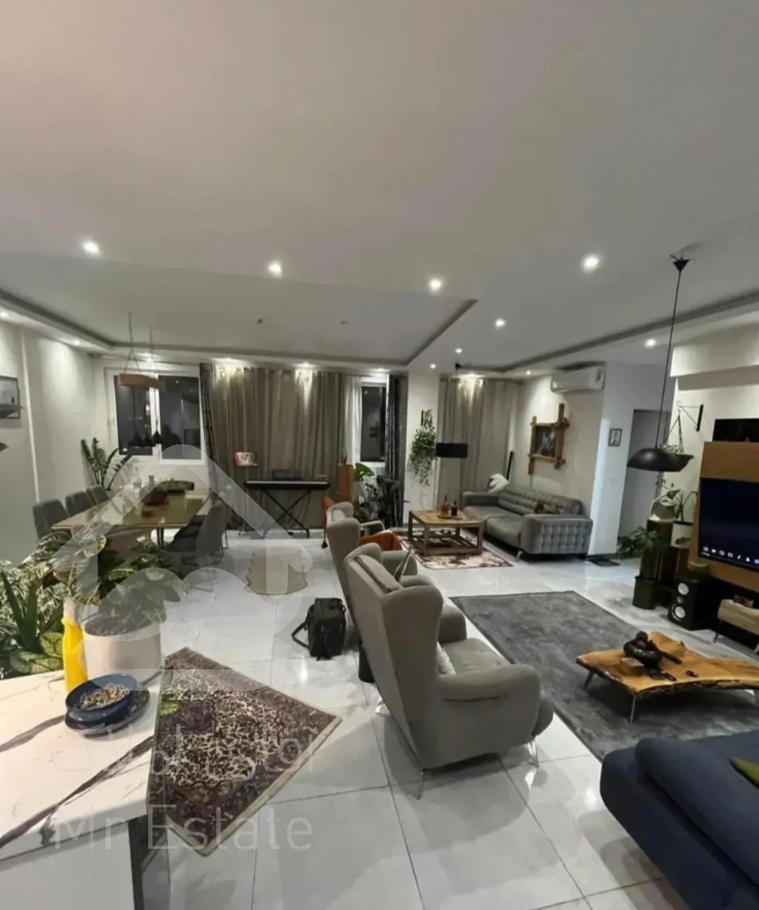 ۱۲۲متر/سه خواب/فول امکانات/فدک