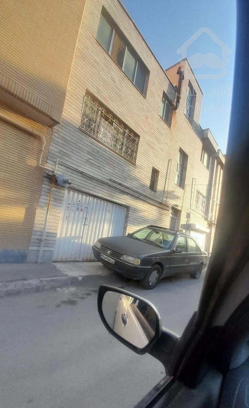 حیاط دوطبقه ۱۶۰متر جنوبی