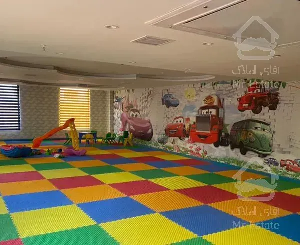 ۵۱ متر/ قصر بلورین نشاط/سازه ای مدرن