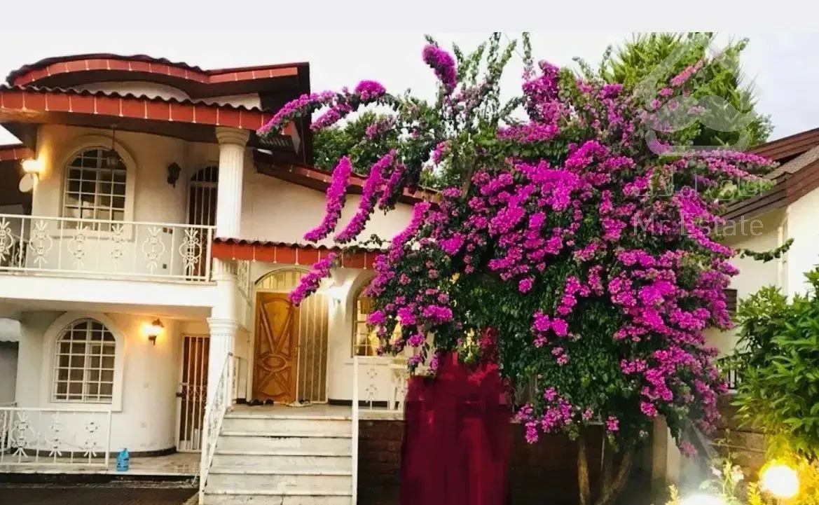 ویلا دوبلکس نوشهر ۴۰۰ متر زمین ۲۷۰ متر بنا شهرک