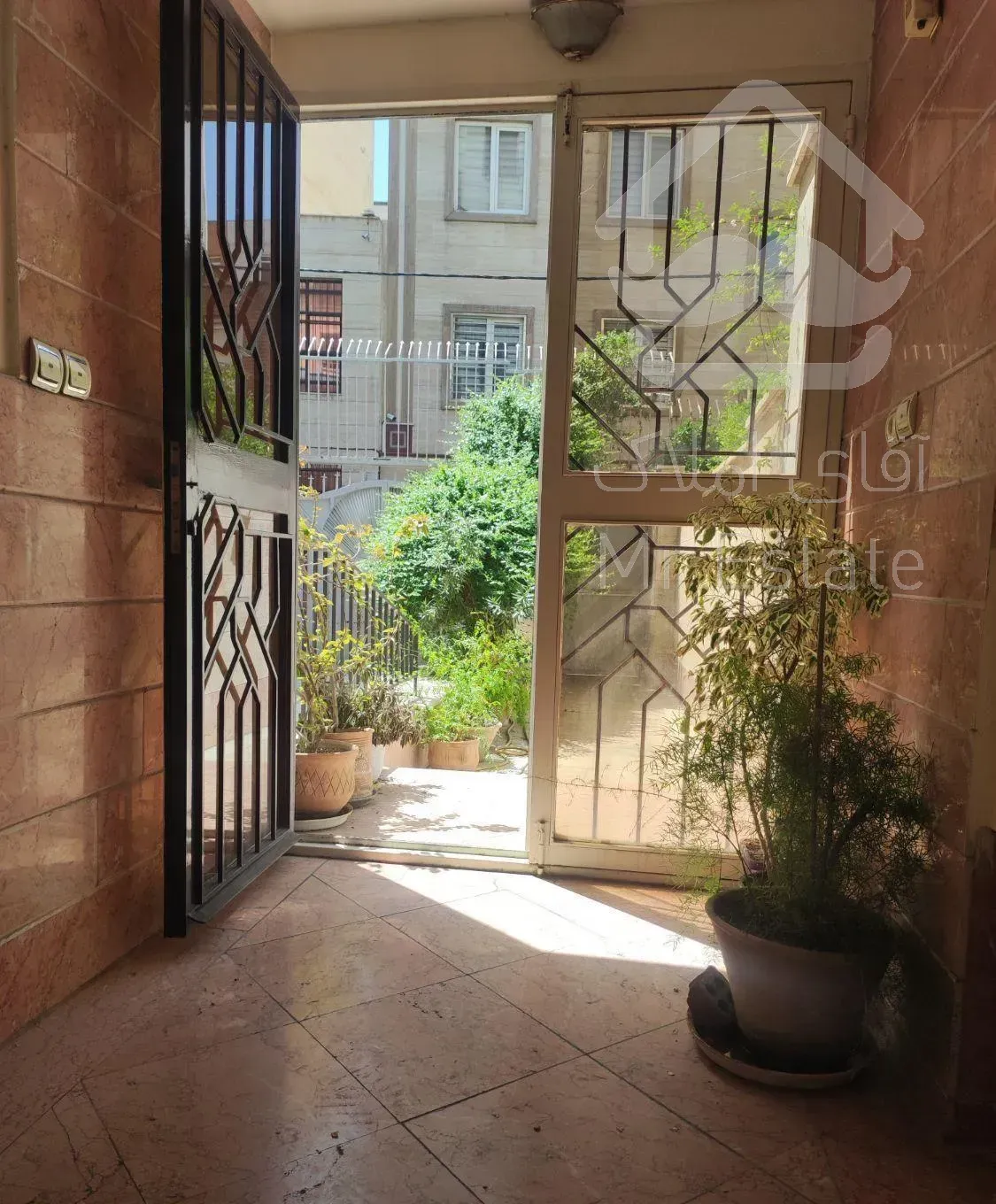 94 متر 3 خواب با امکانات «شادمان/صالحیان»