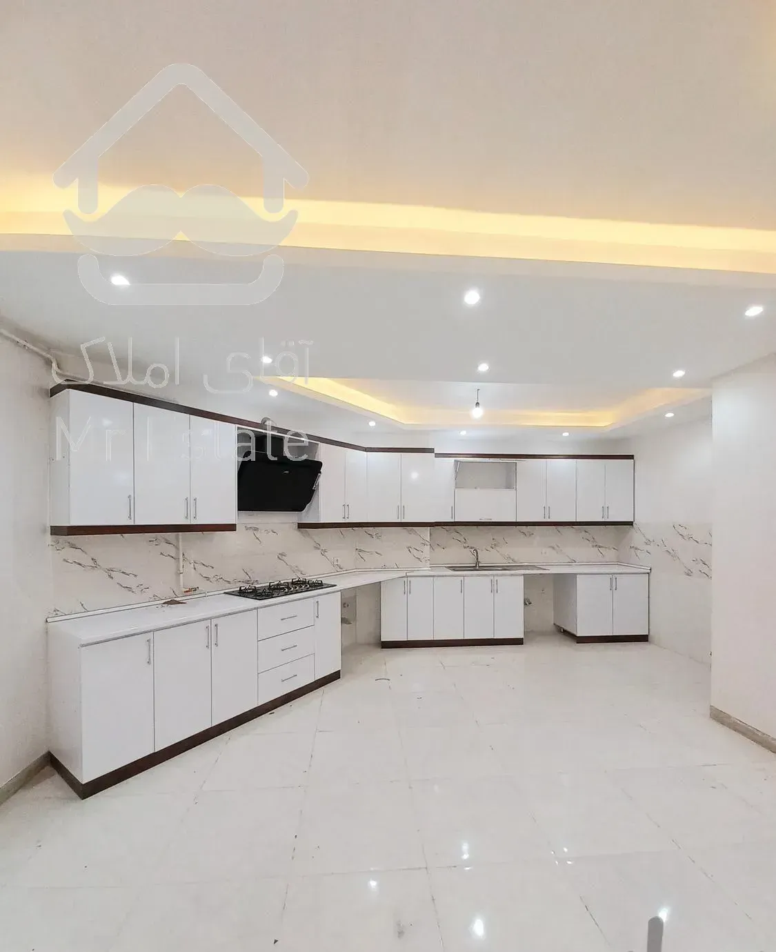 آپارتمان فول امکانات نزدیک به خیابان اصلی