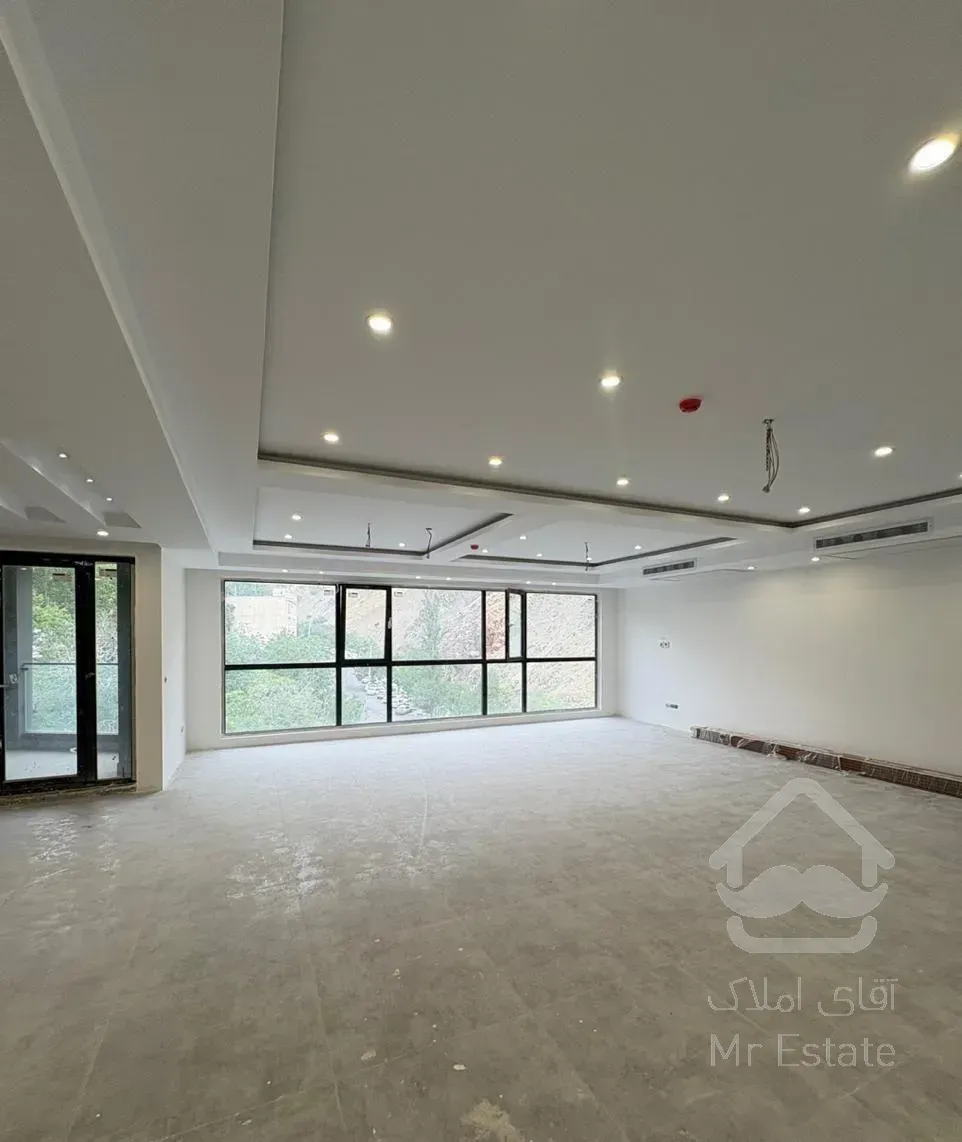 نیاوران ۲۱۰ متر ۳ غرق در نور وفول مشاعات و امکانات