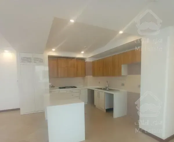 فروش140مترنیاوران/3ساله/لابی روف گاردن