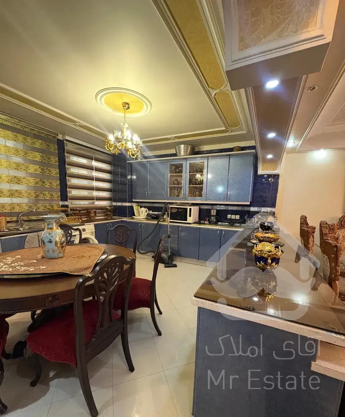 300متر /3 خواب /2پارکینگ سونا و جکوزی خیابان ایران