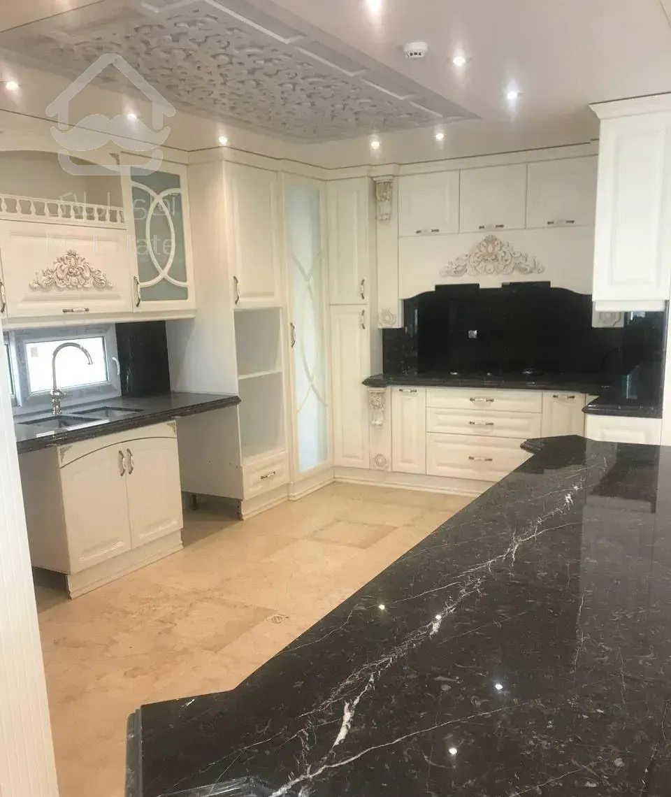 فروش آپارتمان سه خواب 200متر