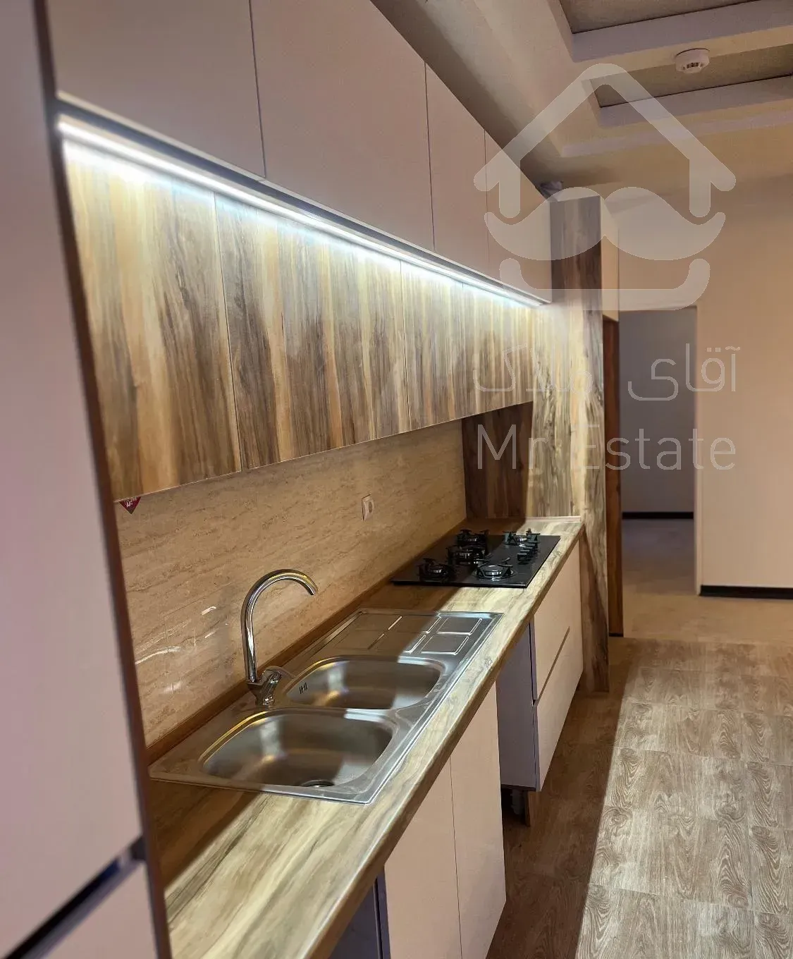 82 متر 2 خواب **2 پارکینگ** فاز 3